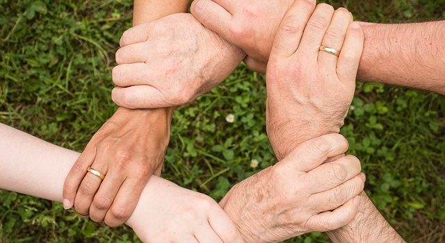 Les caractéristiques physiques que les enfants héritent de leur mère et celles qu’ils héritent de leur père