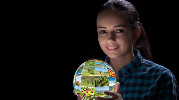Comment créer une carte du monde personnalisée avec ses photos ?