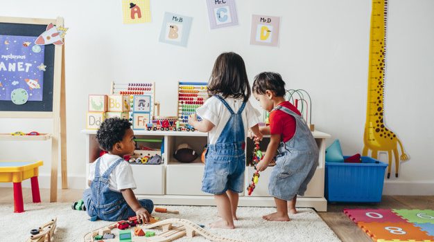 Comment occuper ses enfants pendant le confinement avec un loisir créatif ?