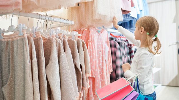 5 bons plans pour trouver des vêtements d’enfant pas chers
