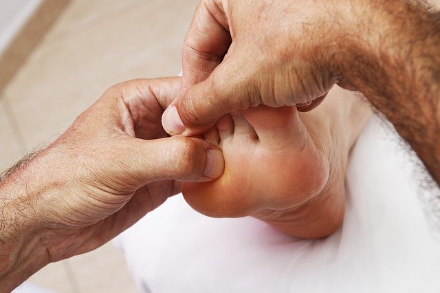 Comment faire un bon massage des pieds ?