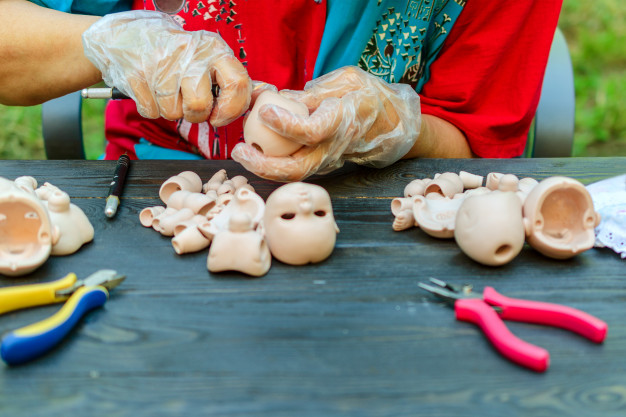 Comment faire une poupée bébé reborn ?