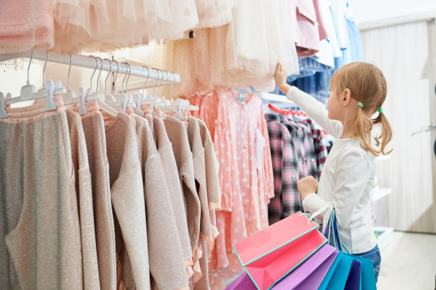 5 bons plans pour trouver des vêtements d’enfant pas chers