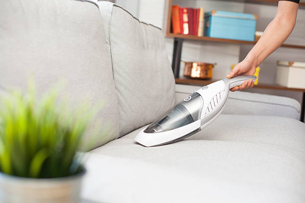 Comment choisir son aspirateur à main ou de table ?
